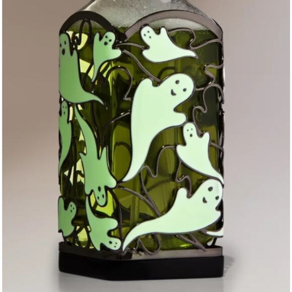 DANCING GHOSTS HALLOWEEN FOAM SOAP HOLDER BY BATH AND BODY WORKS - Picture 1 of 3